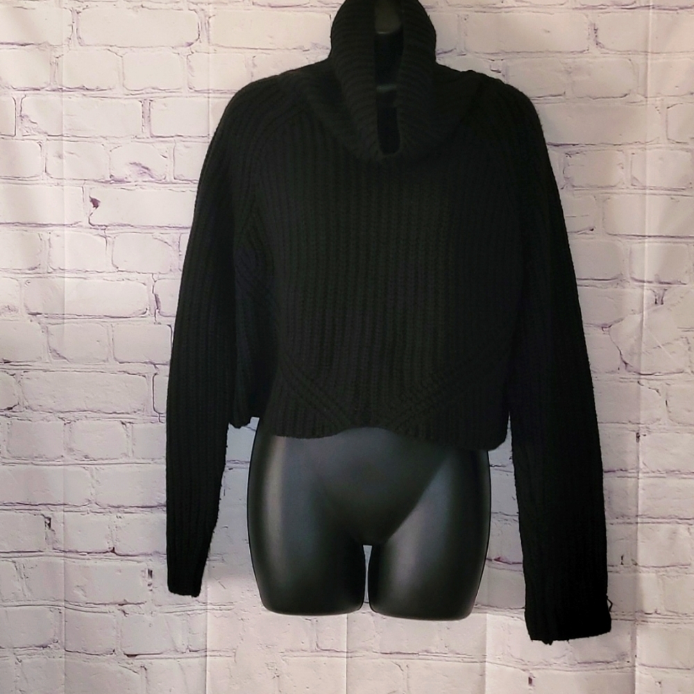 🍁🍁🍁Black back detail sweater